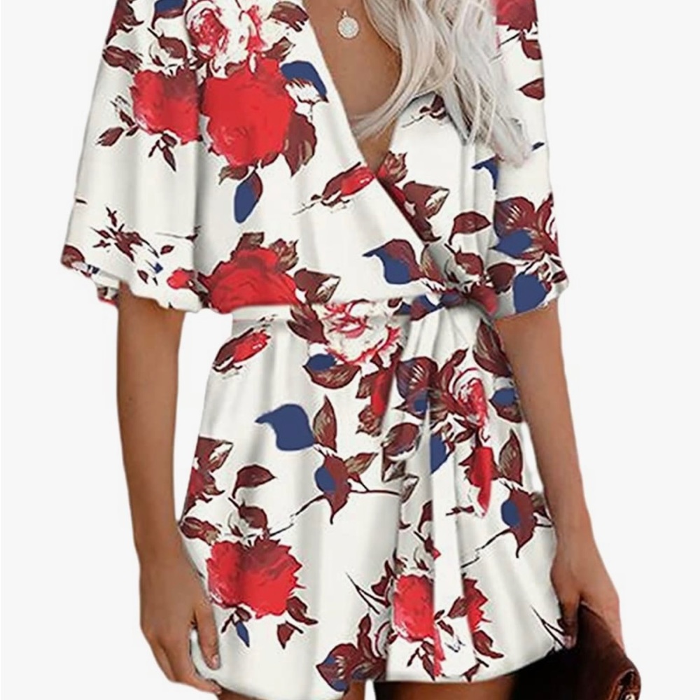 NWOT Women’s Romper Size Small